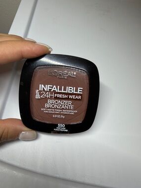 L'Oreal Infallible Fresh Wear Bronzer - Deep Dark (Rich Brown)